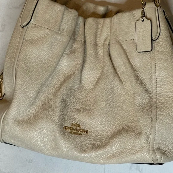 Coach maya shoulder bag in pebbled leather chalk off white - Picture 3 of 11